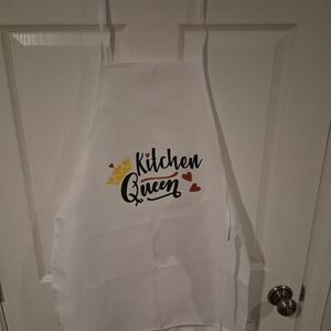 White Kitchen Queen Apron